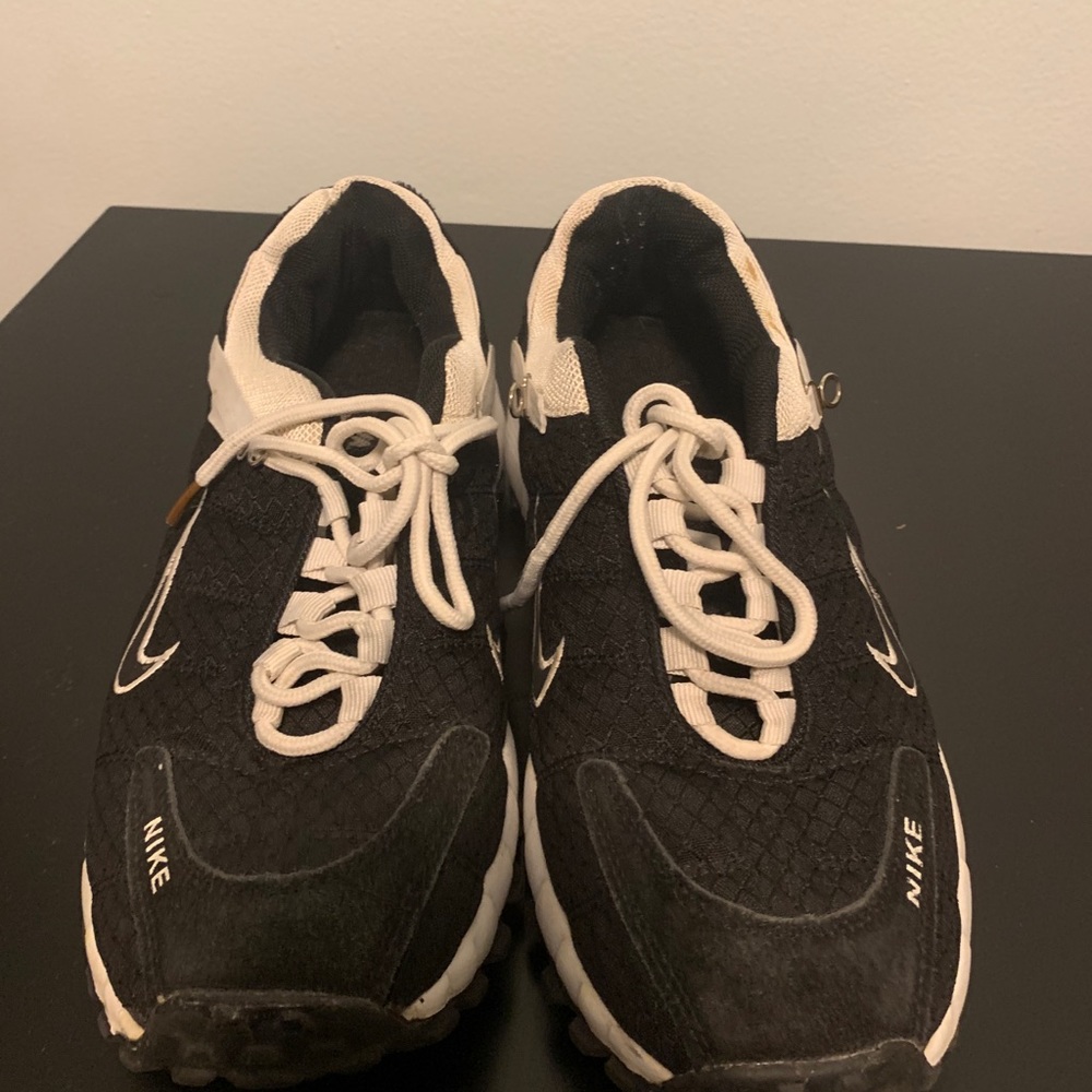 Nike shoes  (USED)